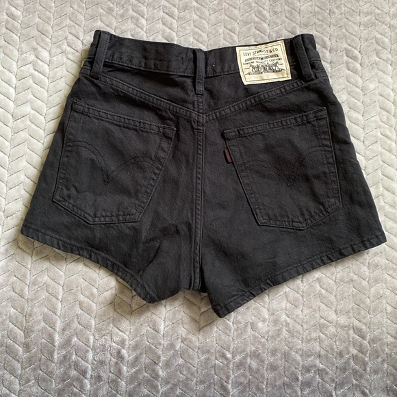 Donated-Levi’s Shorts - Picture 3 of 10